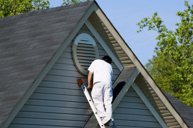 Applying Exterior Paint on Siding